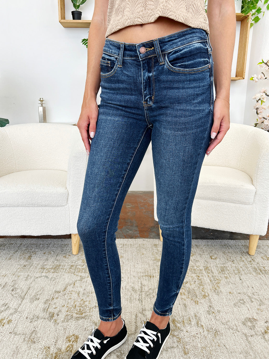 Pre-Order: Judy Blue Full Size Classic Handsand Skinny Jeans